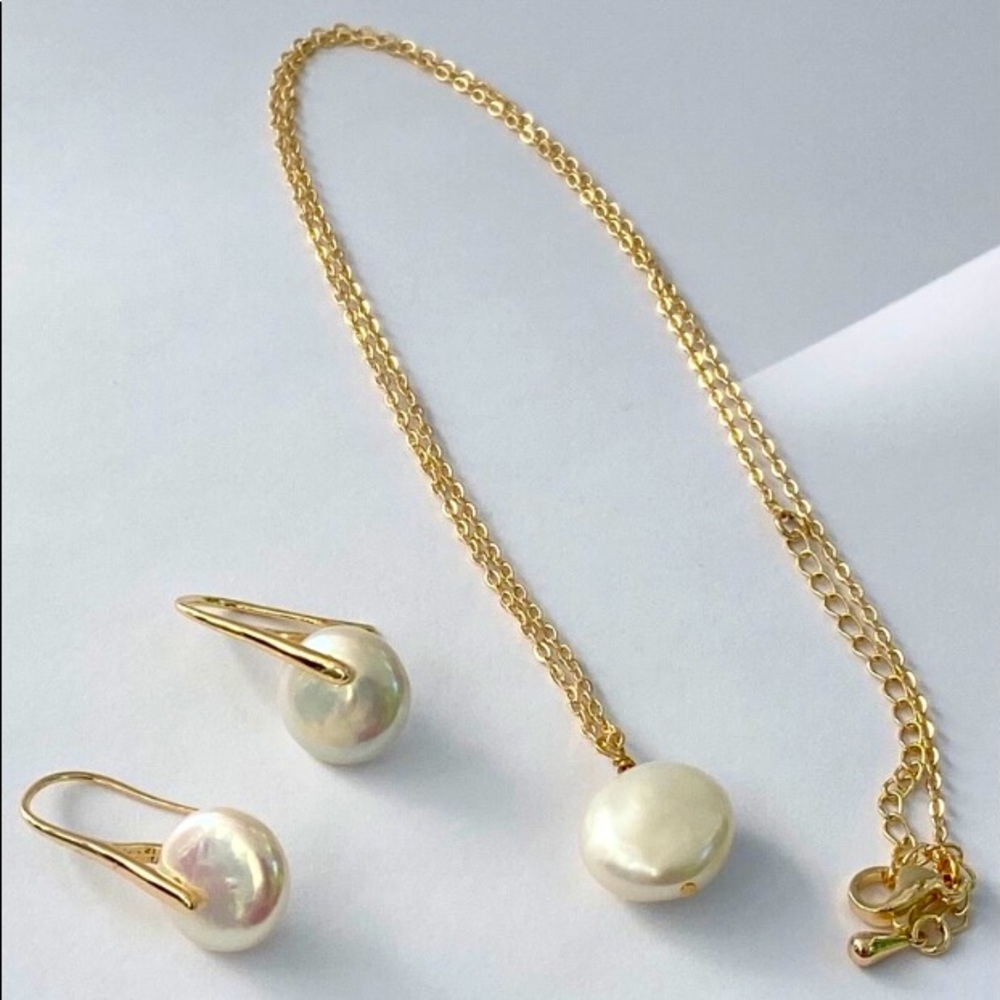 Coin Real  Pearl Necklace and Earrings Gold Plated